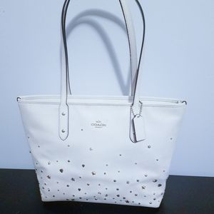 AUTHENTIC COACH PURSE 👜